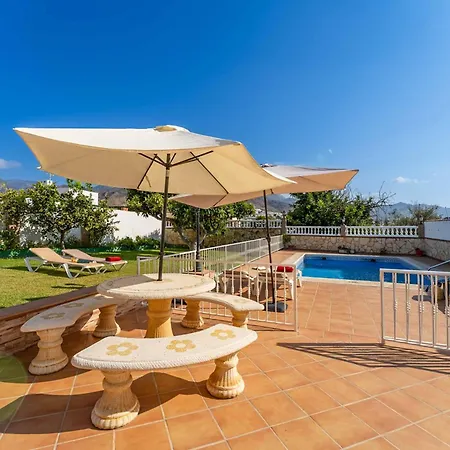 Lola Exotica Villa *