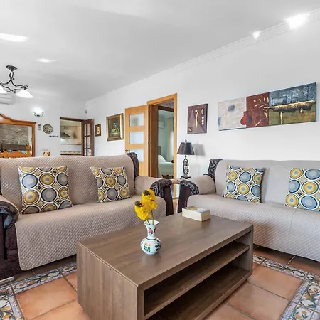 Lola Exotica Villa Nerja